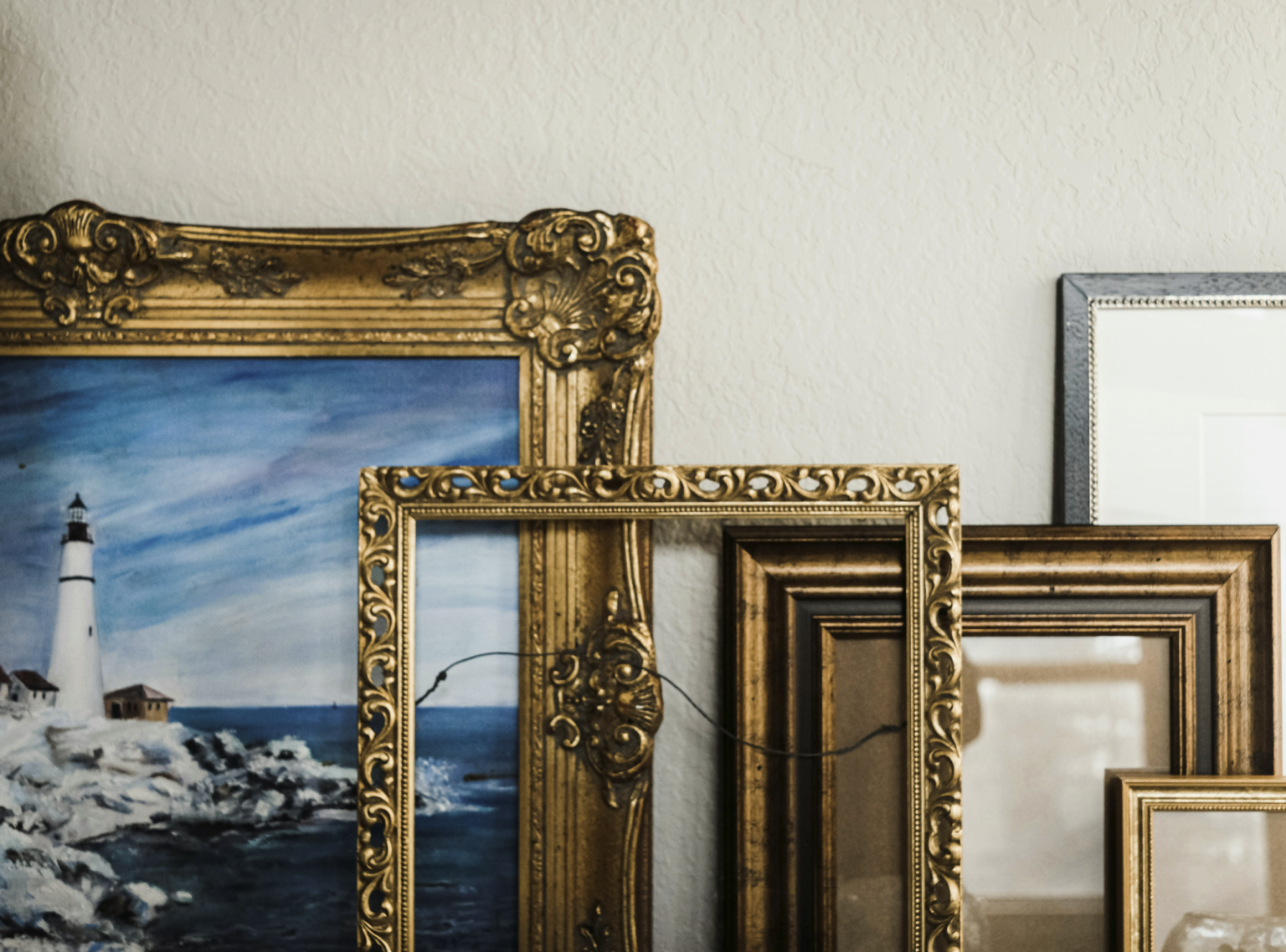 5 Creative Ways to Display a Growing Art Collection